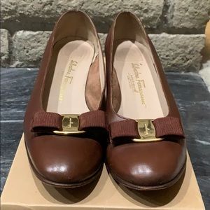 Salvatore Ferragamo Vera leather pumps - brown